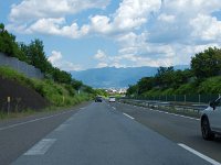 須坂で高速に。　 双葉SAで一休み；暑かった！