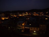 古い町筋の夜景